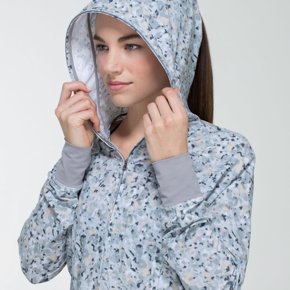 Lululemon jacket ruffles Lightened Up Pullover Fleur Silver Spoon Ambient Grey
